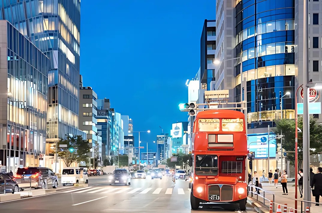 ロンドンタクシー・ロンドンバス LondonBus2113